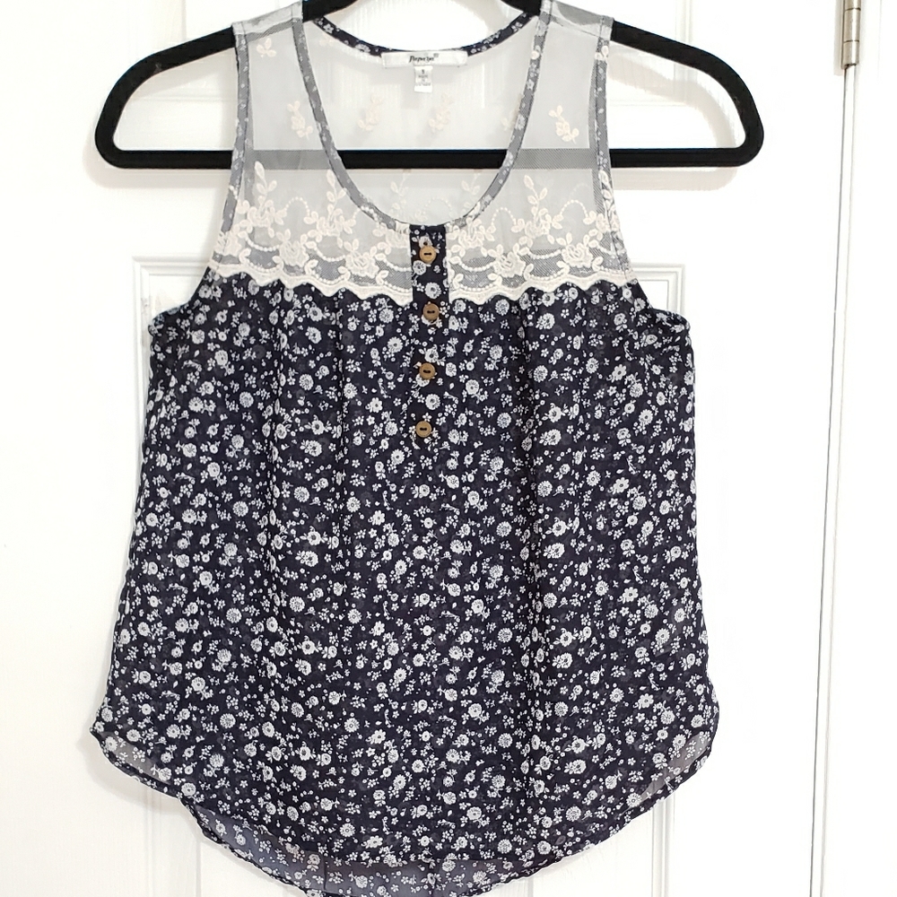 Papaya Sleeveless Floral lightweight Top size Small